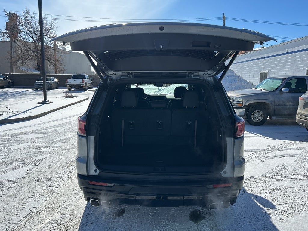 2025 GMC Acadia AT4
