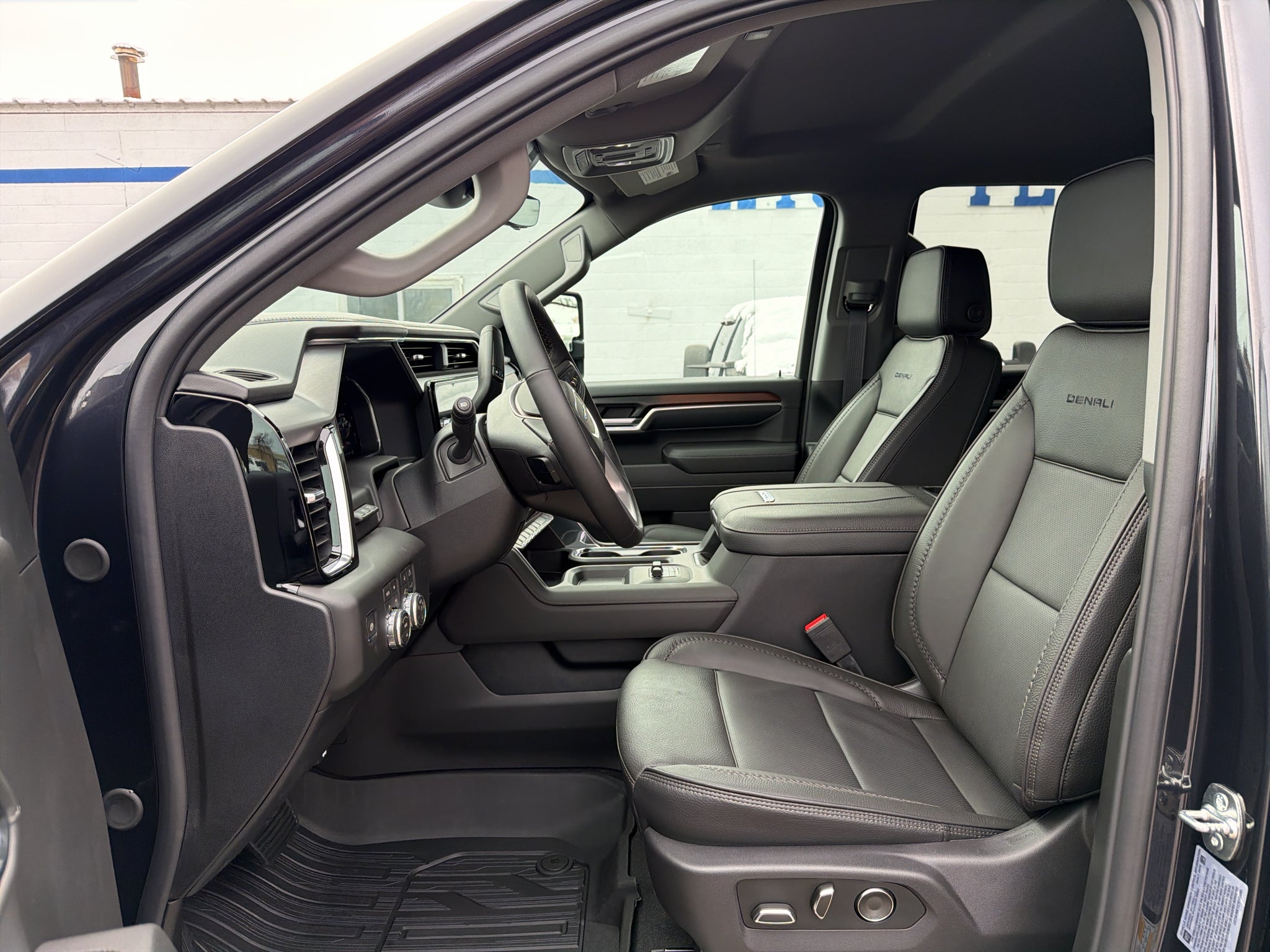 2026 GMC Sierra 3500HD Denali - Photo 10