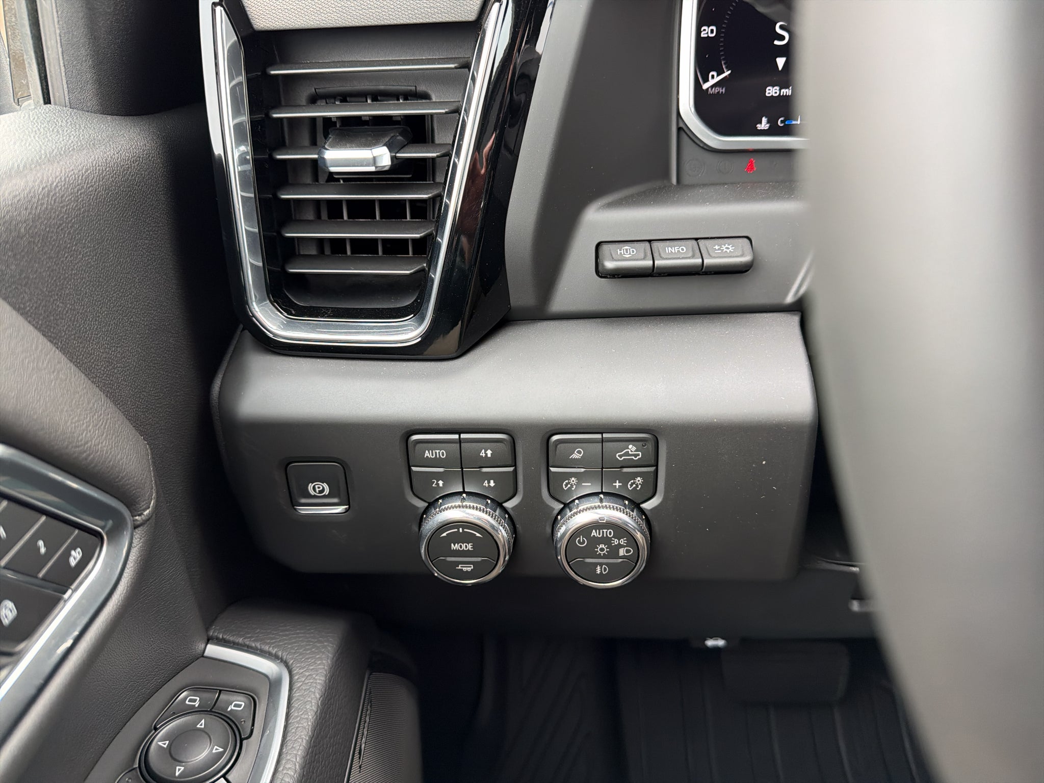 2026 GMC Sierra 3500HD Denali - Photo 13